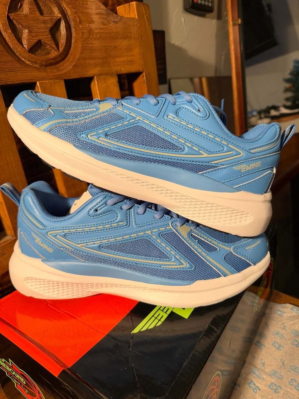 Ewing Athletics Rebound Fastbreak Runner Size 10.5 Azure Blue